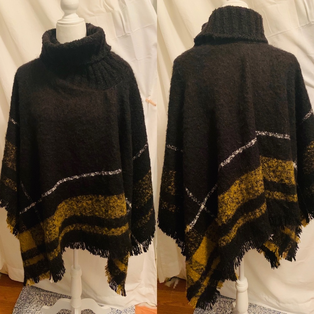 🆕🆑🧥World Market Sweater/Poncho